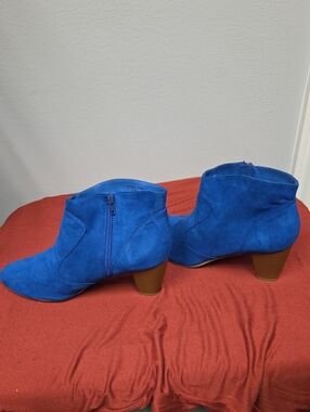 Chinese Laundry Electric Blue Suede Ankle Booties with Stacked Heel